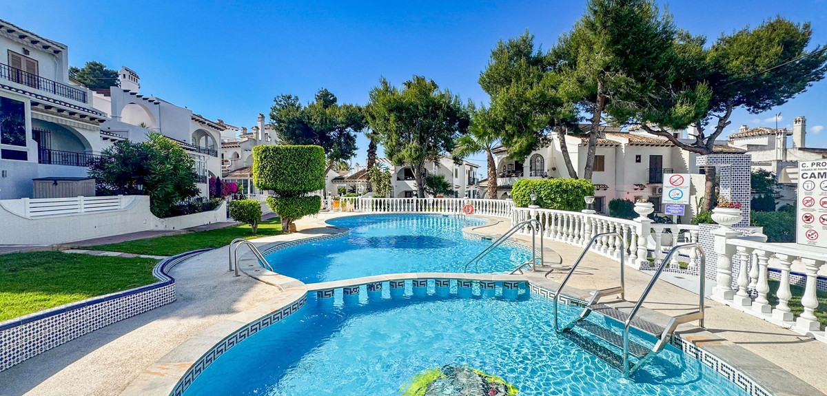 Bungalow te koop in Torrevieja | 2 slaapkamers H5384101