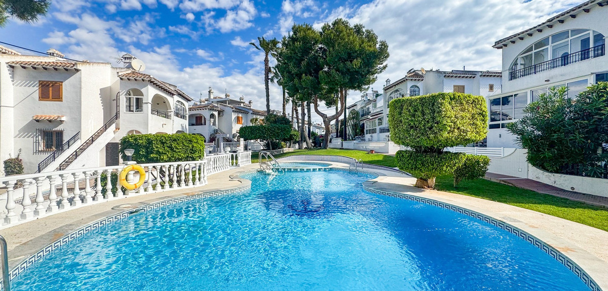 Bungalow te koop in Torrevieja | 2 slaapkamers H5384101