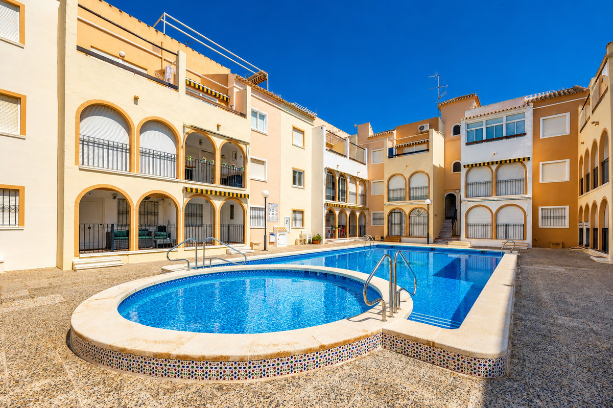 Bungalow te koop in Torrevieja | 2 slaapkamers H5389441