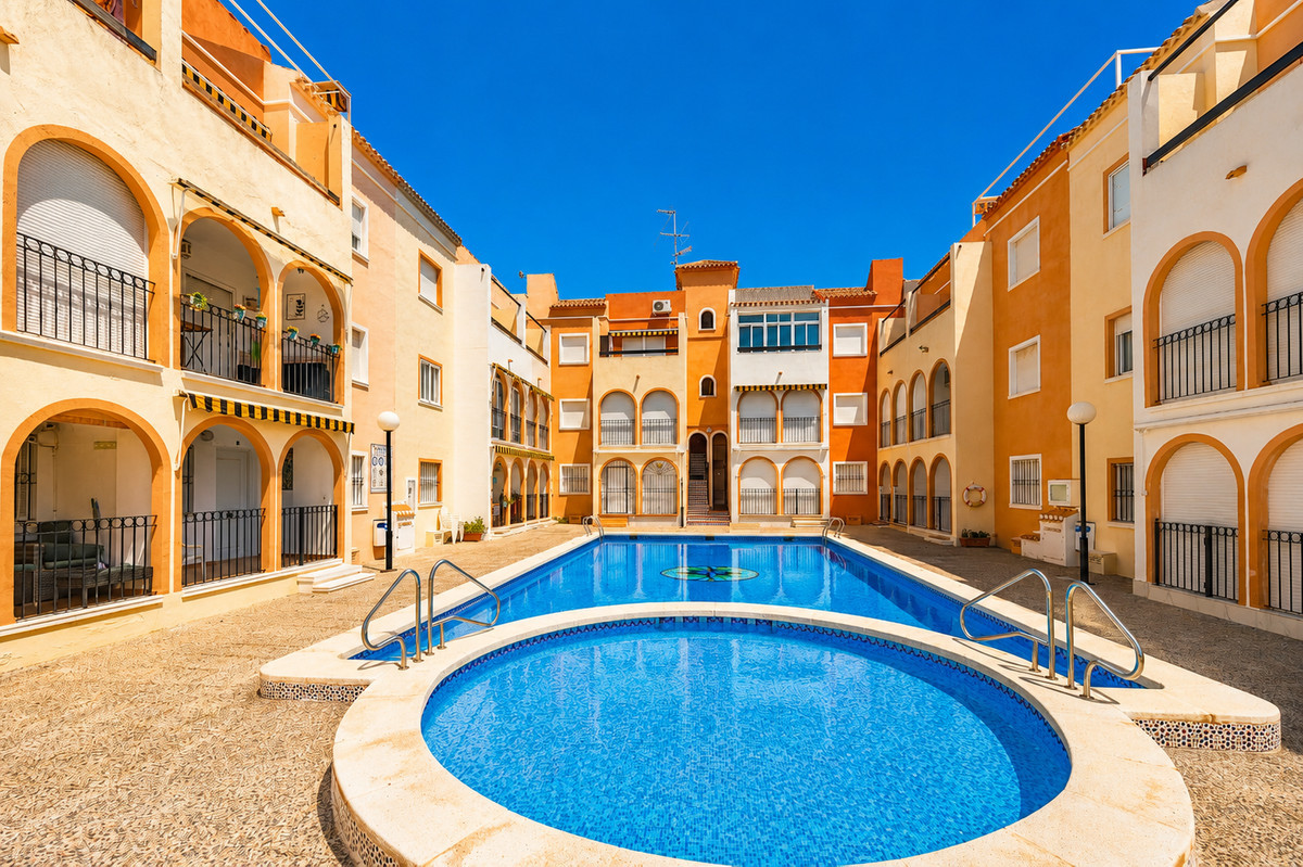 Bungalow te koop in Torrevieja | 2 slaapkamers H5389441