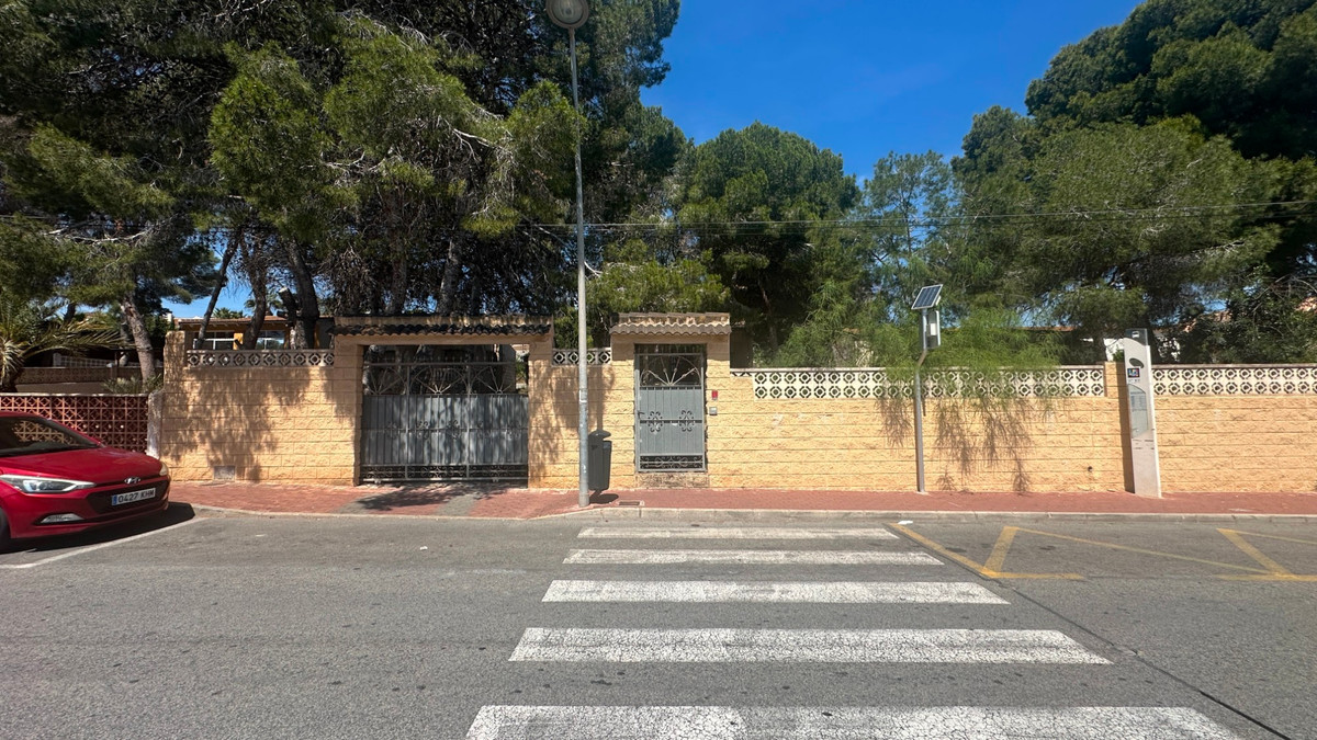 Huis te koop in Torrevieja | 8 slaapkamers H5389519