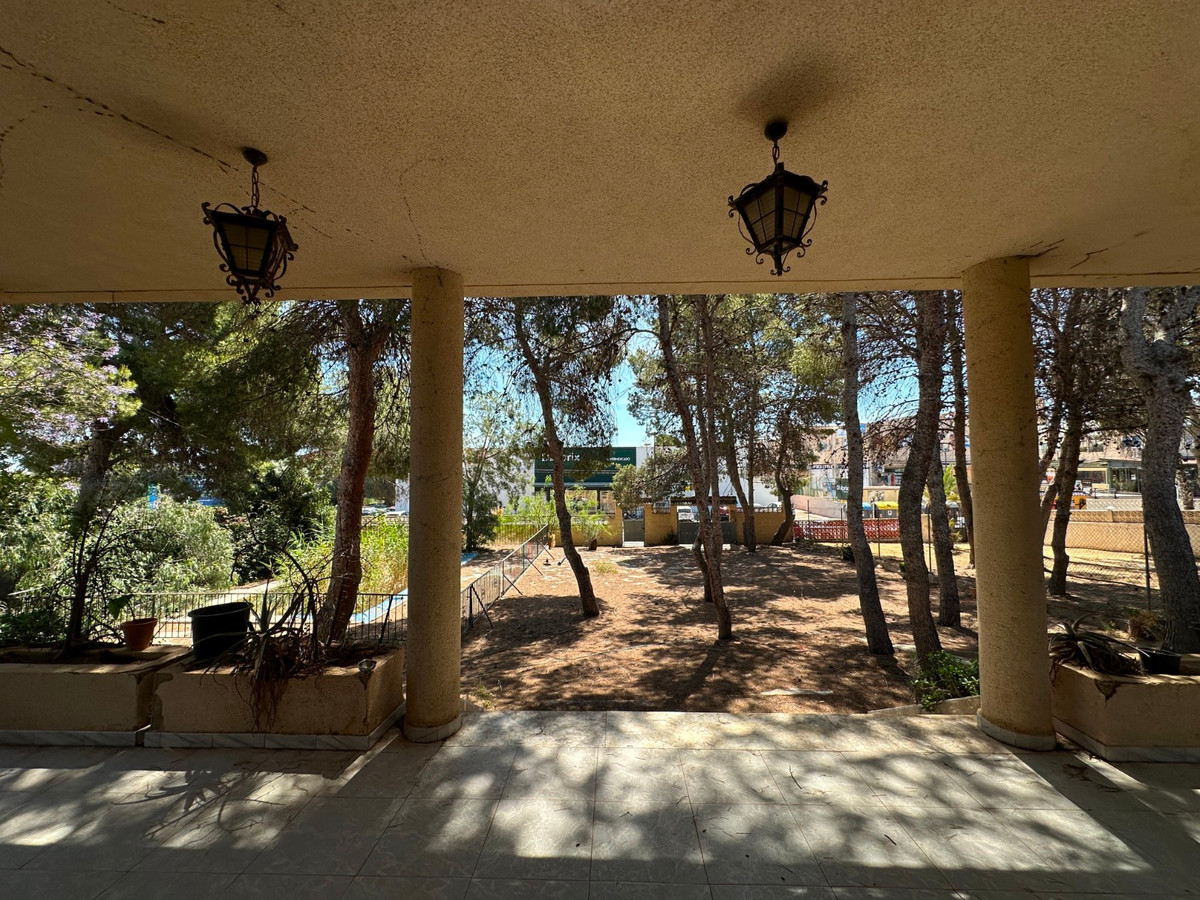 Huis te koop in Torrevieja | 8 slaapkamers H5389519