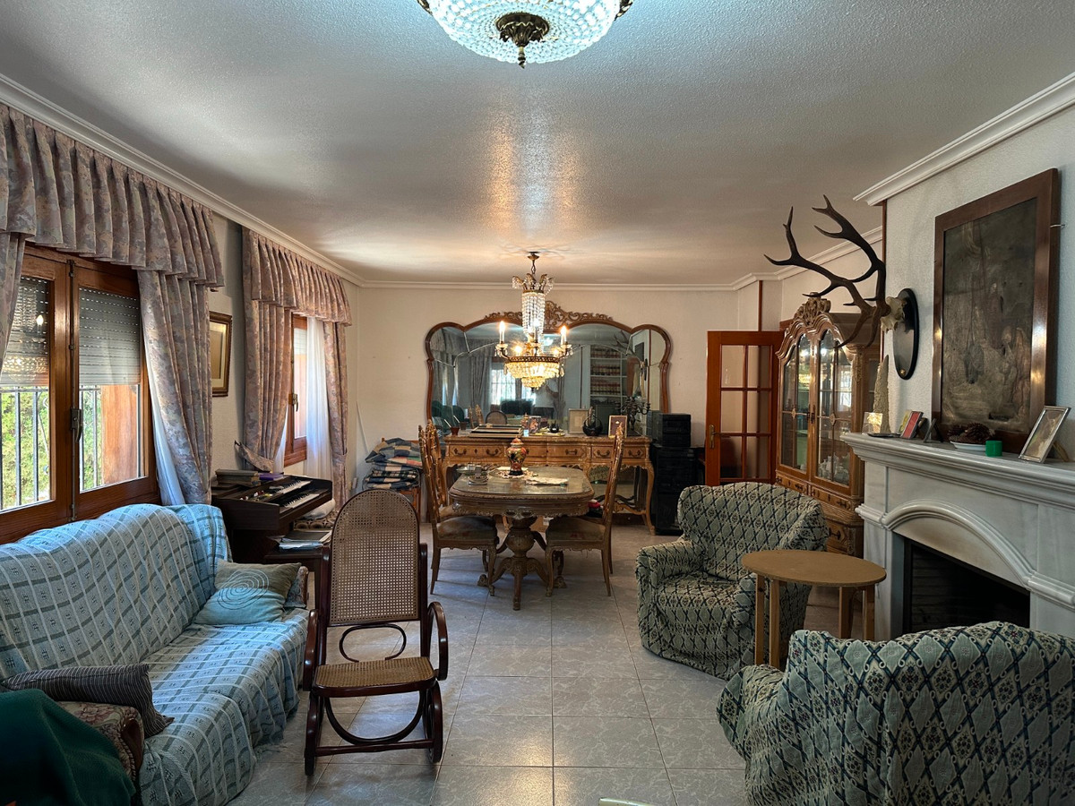 Huis te koop in Torrevieja | 8 slaapkamers H5389519