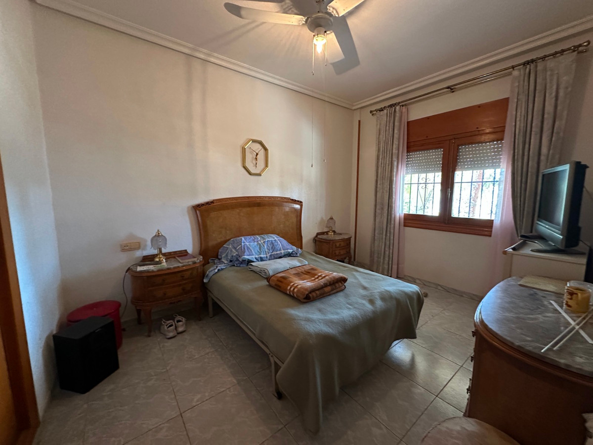 Huis te koop in Torrevieja | 8 slaapkamers H5389519