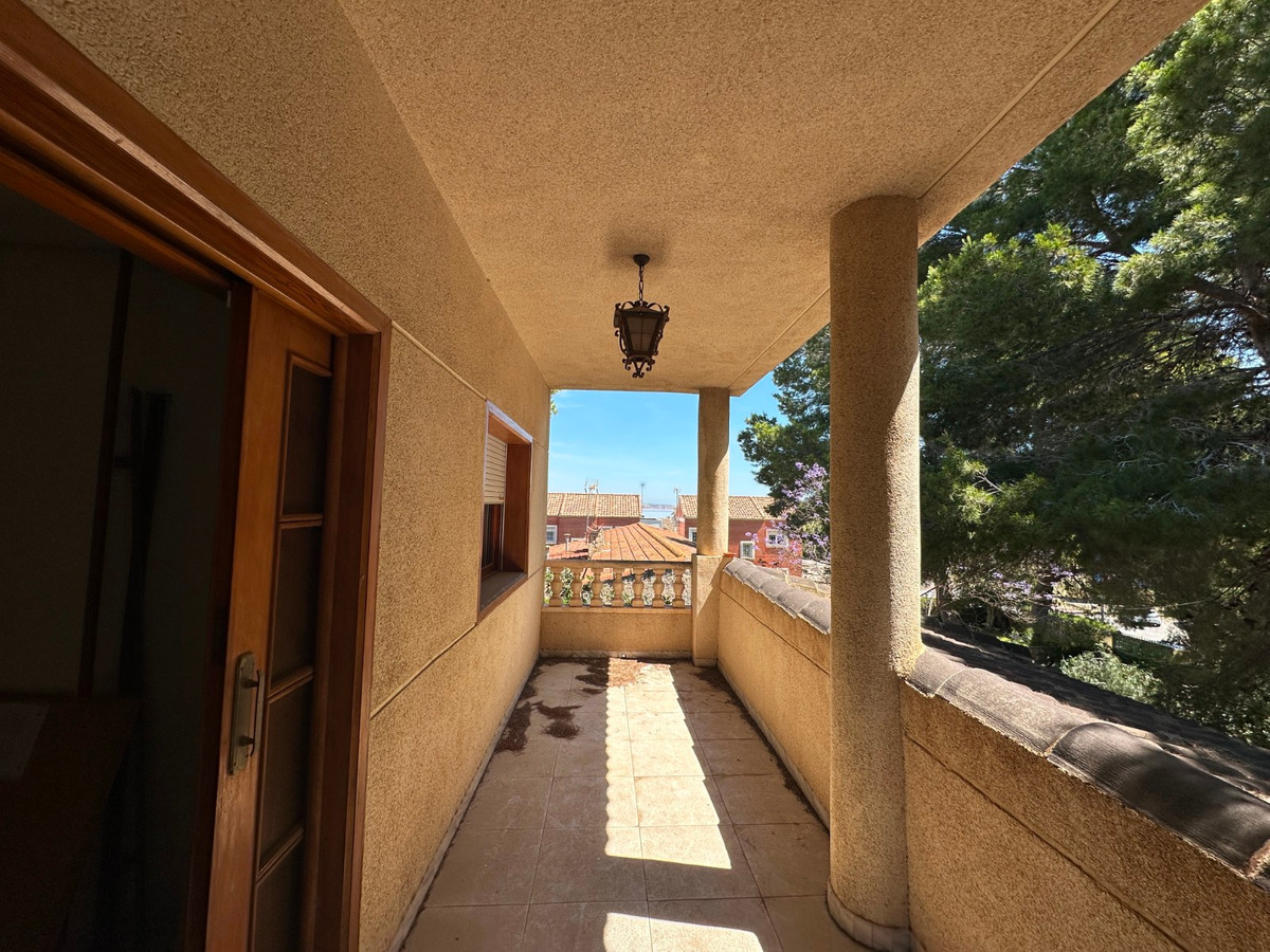 Huis te koop in Torrevieja | 8 slaapkamers H5389519