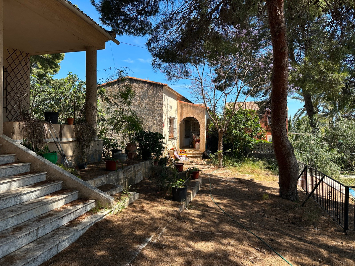 Huis te koop in Torrevieja | 8 slaapkamers H5389519