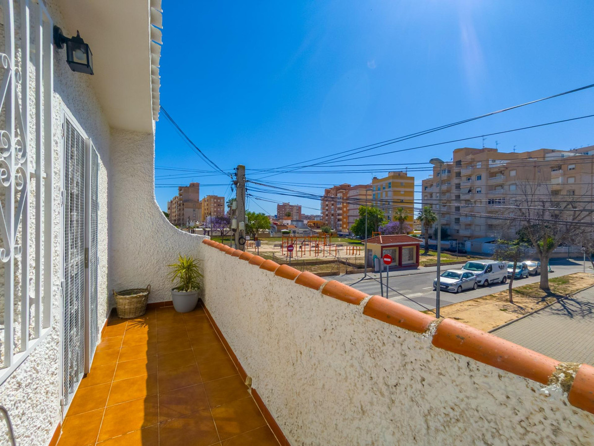Huis te koop in Torrevieja | 3 slaapkamers H5393881