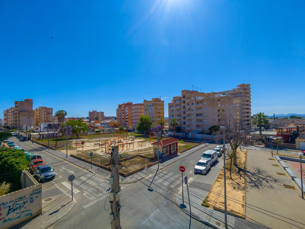 Huis te koop in Torrevieja | 3 slaapkamers H5393881