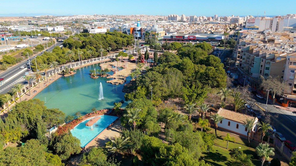 Huis te koop in Torrevieja | 2 slaapkamers H5395564
