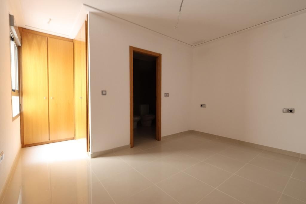 Penthouse te koop in Torrevieja | 3 slaapkamers H5400253