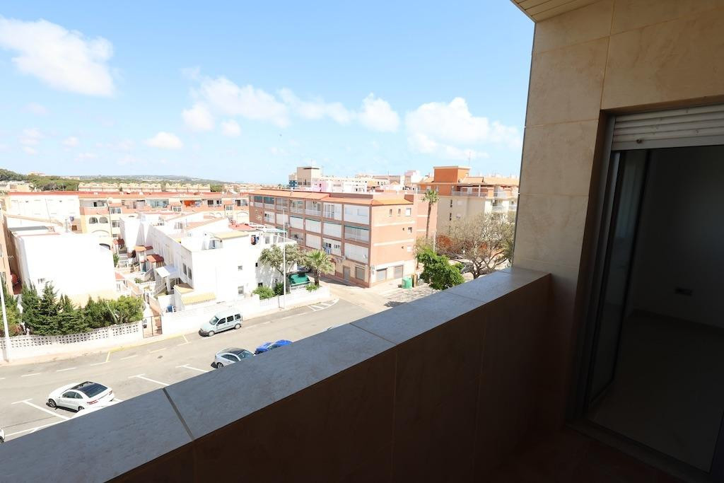 Penthouse te koop in Torrevieja | 3 slaapkamers H5400253