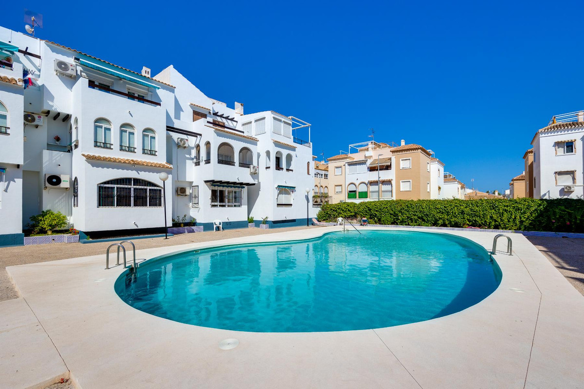 Bungalow te koop in Torrevieja | 2 slaapkamers H5410702