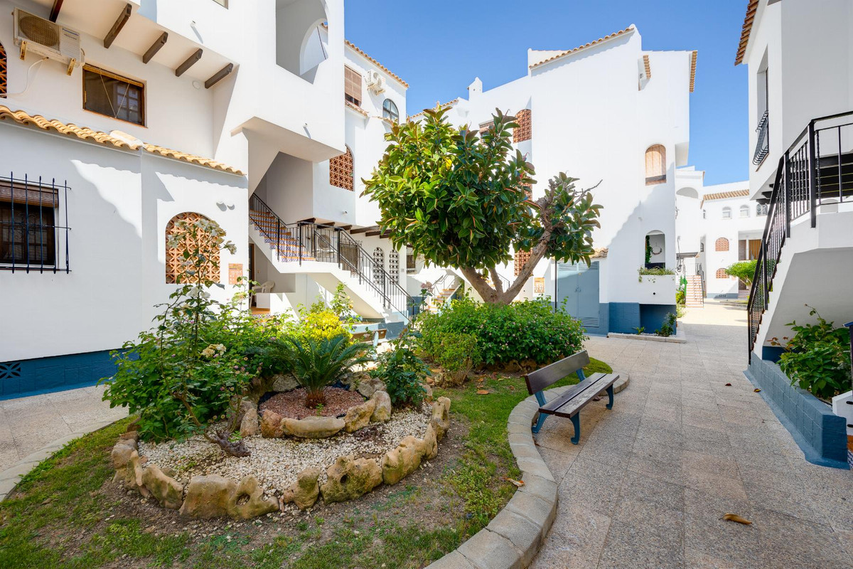 Bungalow te koop in Torrevieja | 2 slaapkamers H5410702