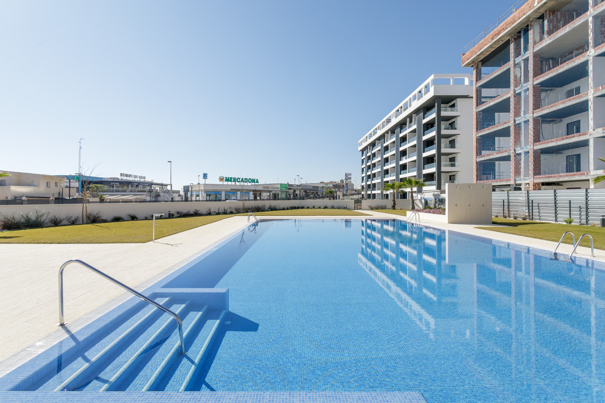 Huis te koop in Torrevieja | 3 slaapkamers H5432962