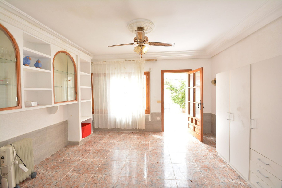 Huis te koop in Torrevieja | 4 slaapkamers H5439994