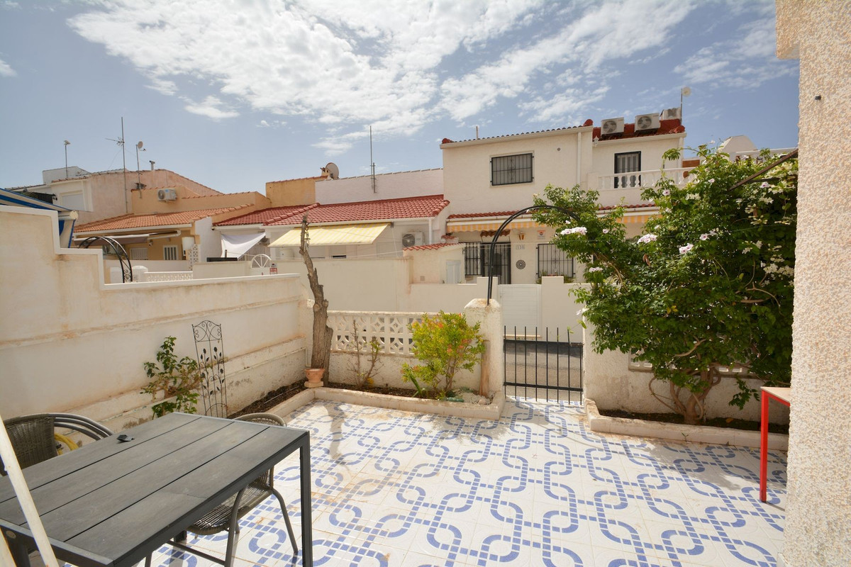 Huis te koop in Torrevieja | 4 slaapkamers H5439994
