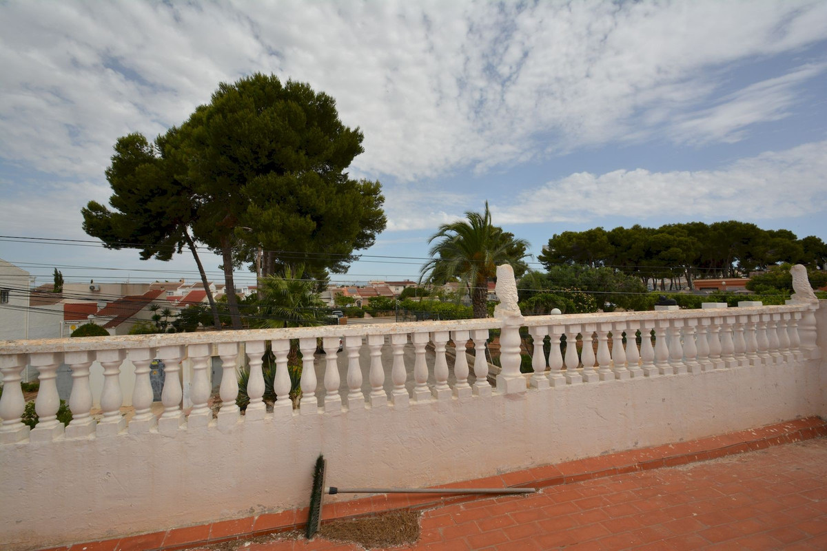 Huis te koop in Torrevieja | 4 slaapkamers H5439994