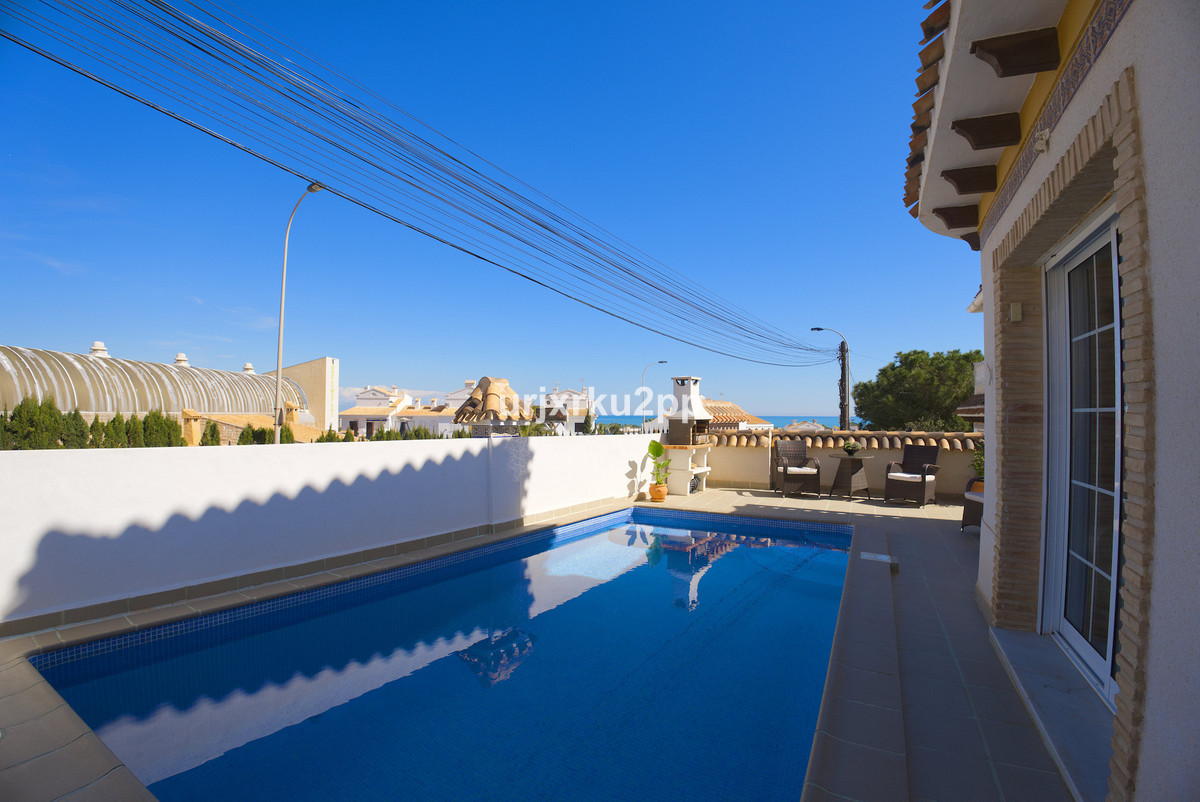 Huis te koop in Torrevieja | 3 slaapkamers H5441560
