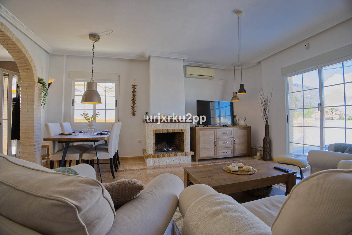 Huis te koop in Torrevieja | 3 slaapkamers H5441560