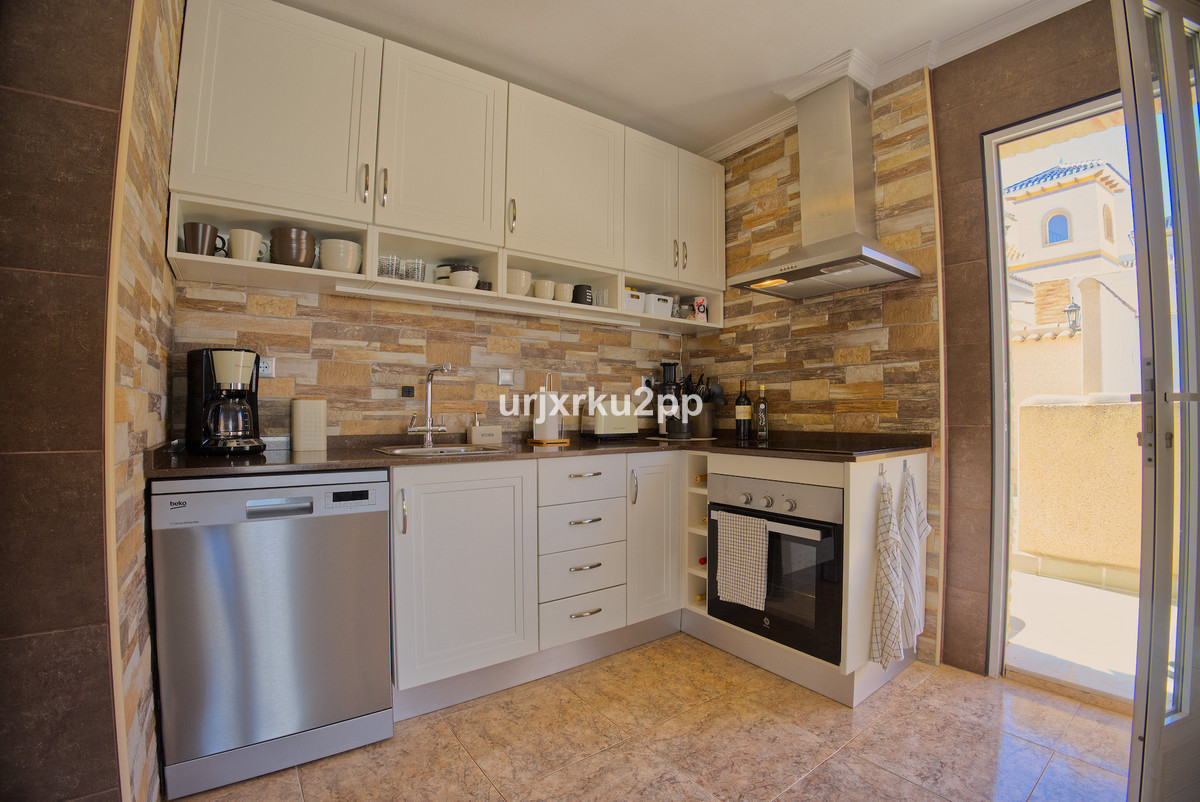 Huis te koop in Torrevieja | 3 slaapkamers H5441560