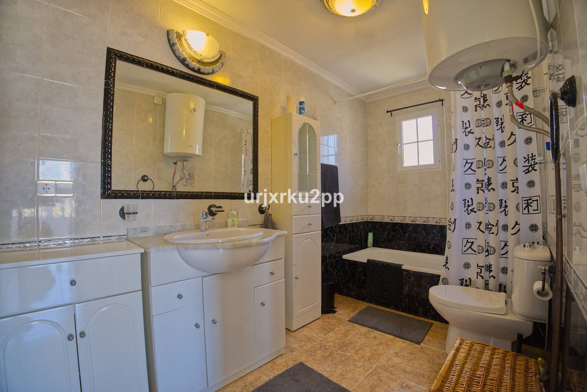 Huis te koop in Torrevieja | 3 slaapkamers H5441560