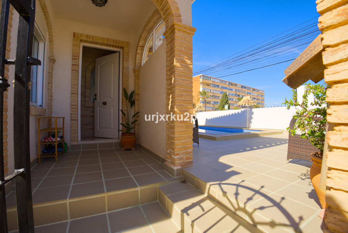 Huis te koop in Torrevieja | 3 slaapkamers H5441560
