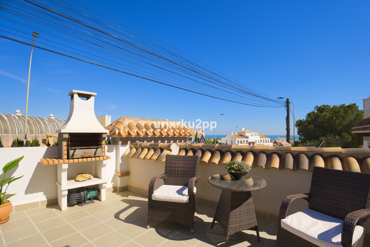 Huis te koop in Torrevieja | 3 slaapkamers H5441560