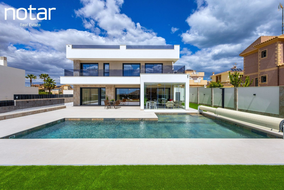 Huis te koop in Torrevieja | 4 slaapkamers H5441839