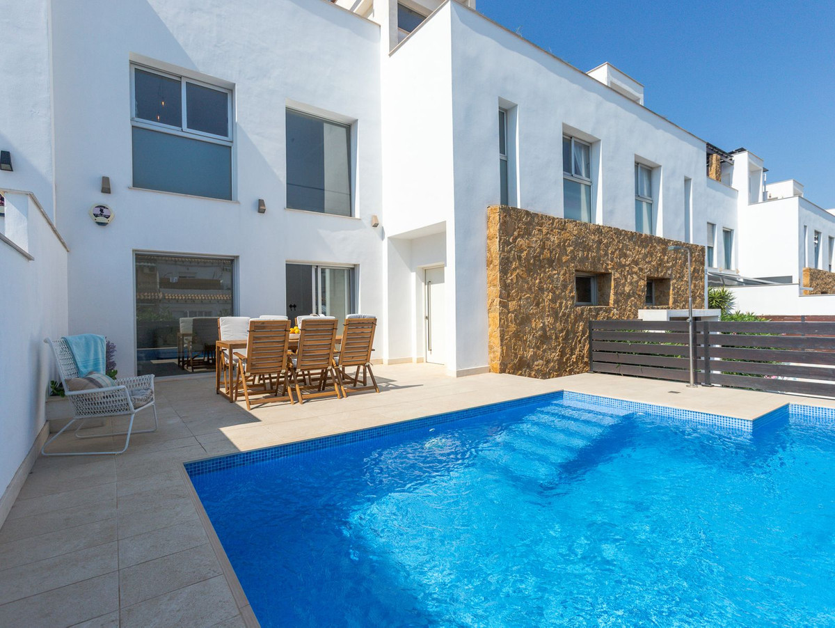 Huis te koop in Torrevieja | 5 slaapkamers H5442097