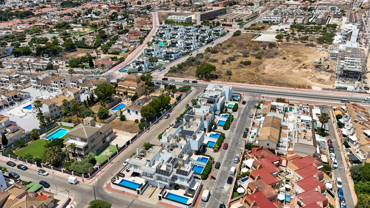 Huis te koop in Torrevieja | 5 slaapkamers H5442097