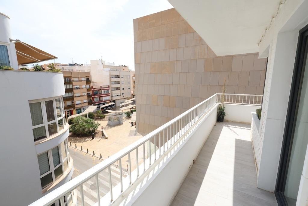 Huis te koop in Torrevieja | 3 slaapkamers H5464282