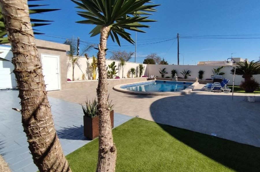Huis te koop in Torrevieja | 5 slaapkamers H5464423