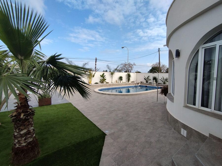 Huis te koop in Torrevieja | 5 slaapkamers H5464423