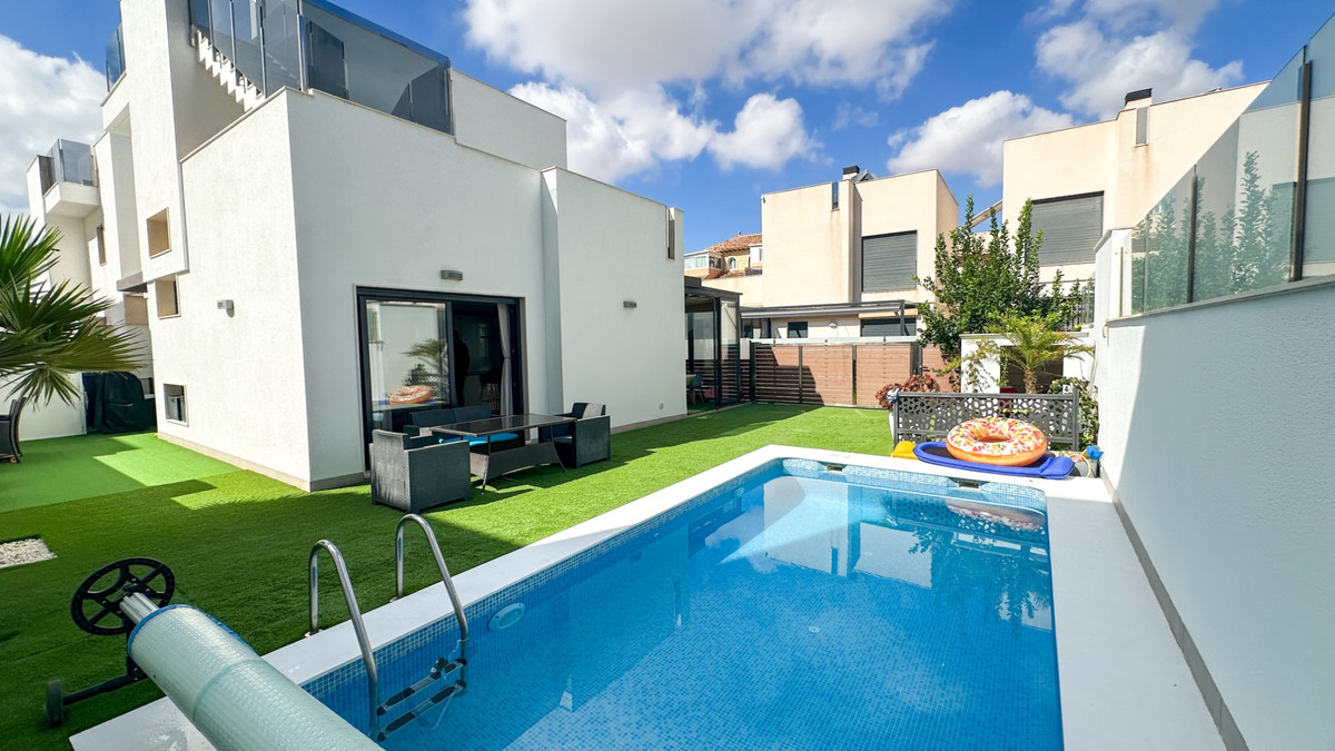 Huis te koop in Torrevieja | 5 slaapkamers H5497660