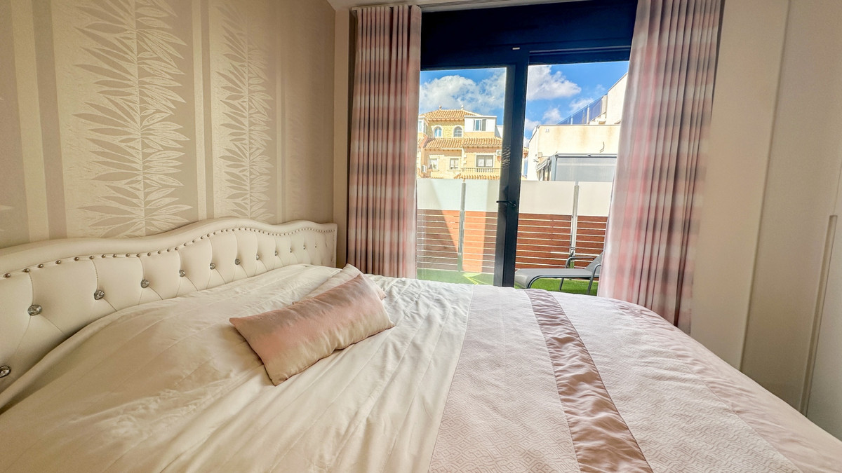 Huis te koop in Torrevieja | 5 slaapkamers H5497660