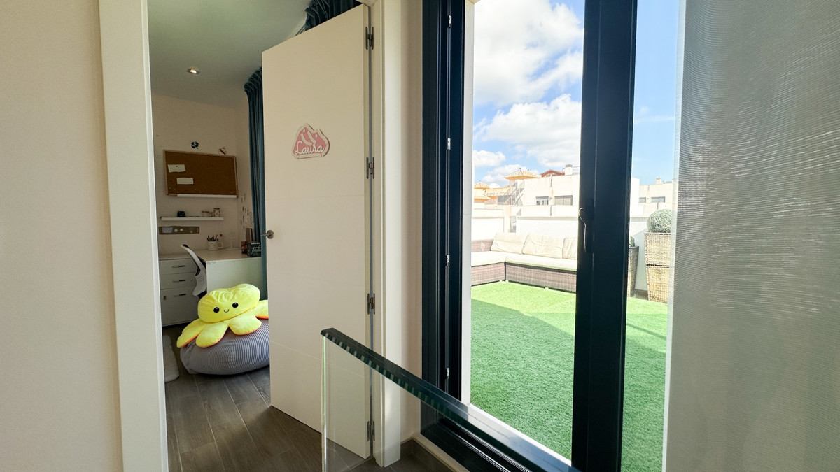 Huis te koop in Torrevieja | 5 slaapkamers H5497660