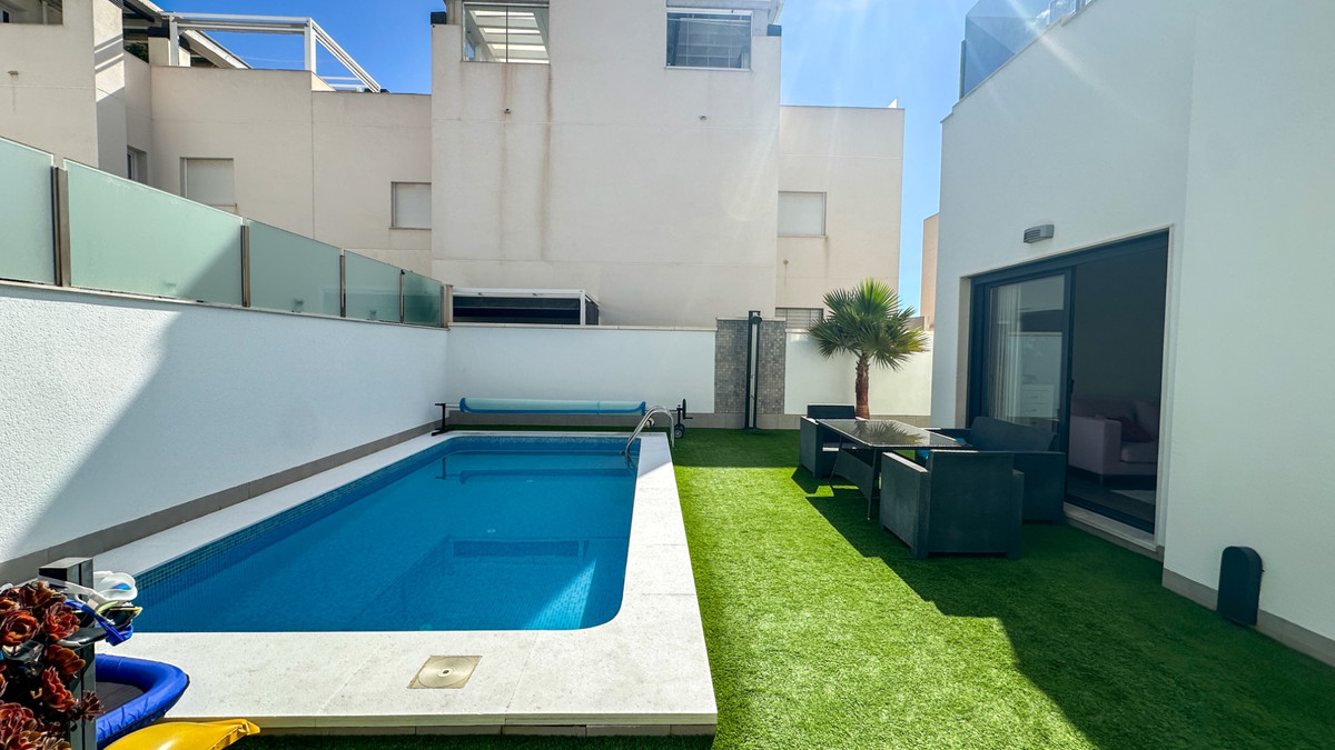 Huis te koop in Torrevieja | 5 slaapkamers H5497660