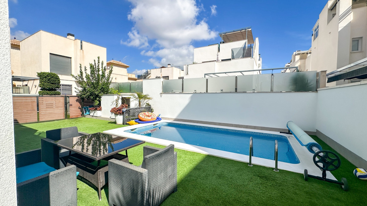 Huis te koop in Torrevieja | 5 slaapkamers H5497660