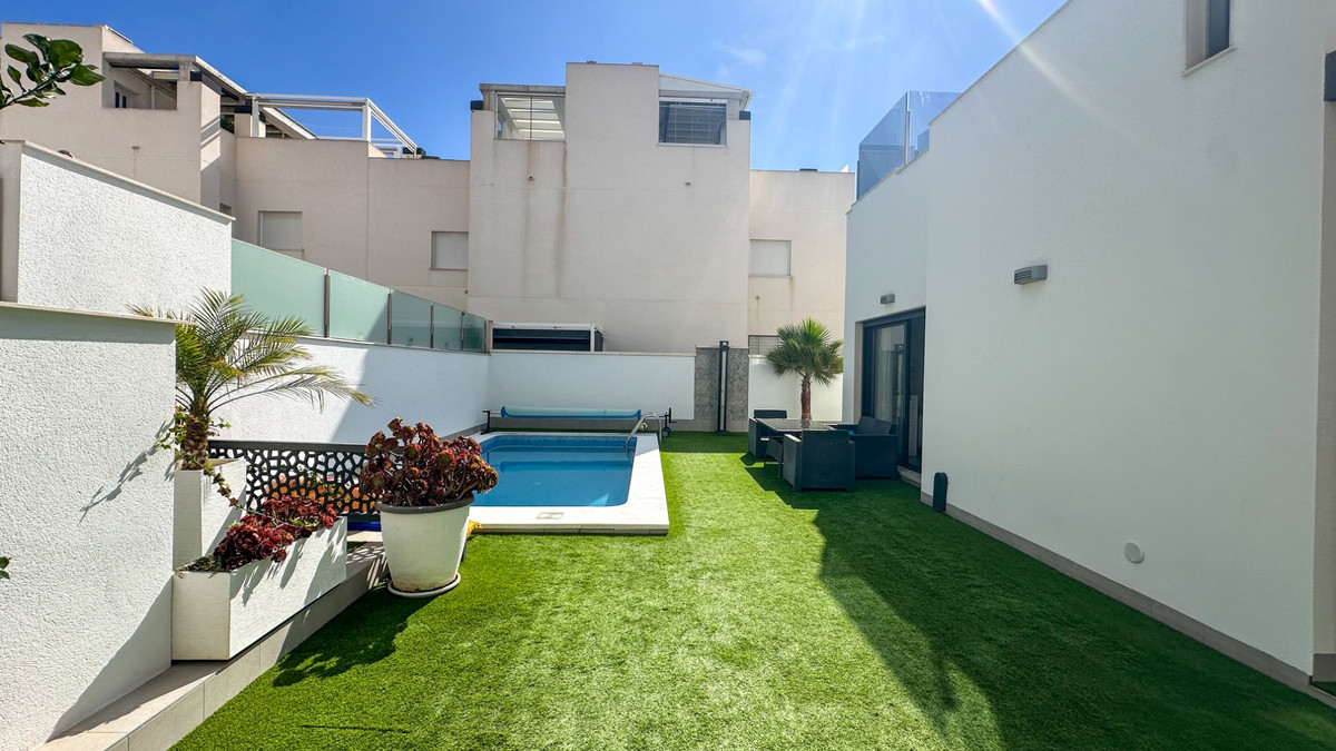 Huis te koop in Torrevieja | 5 slaapkamers H5497660