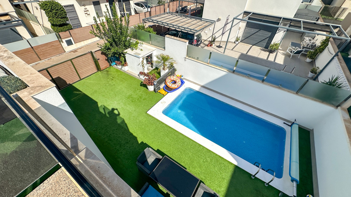 Huis te koop in Torrevieja | 5 slaapkamers H5497660