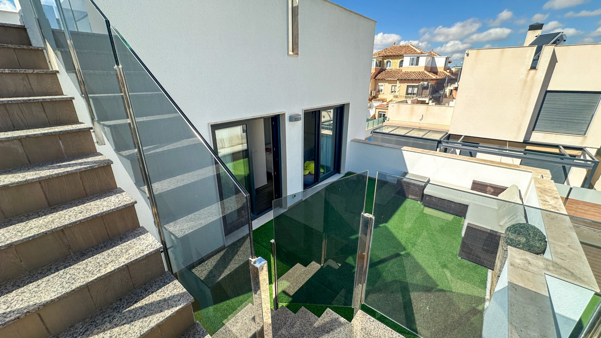 Huis te koop in Torrevieja | 5 slaapkamers H5497660
