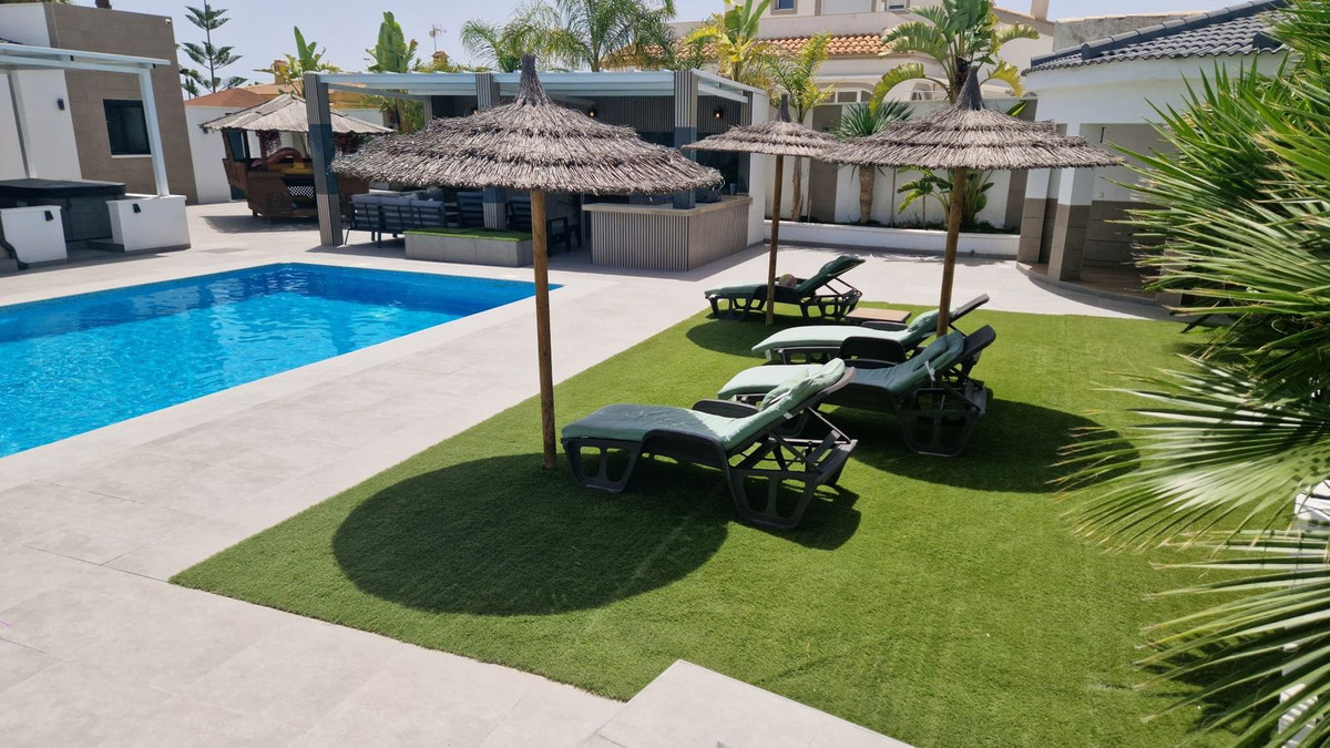 Huis te koop in Torrevieja | 5 slaapkamers H5498518