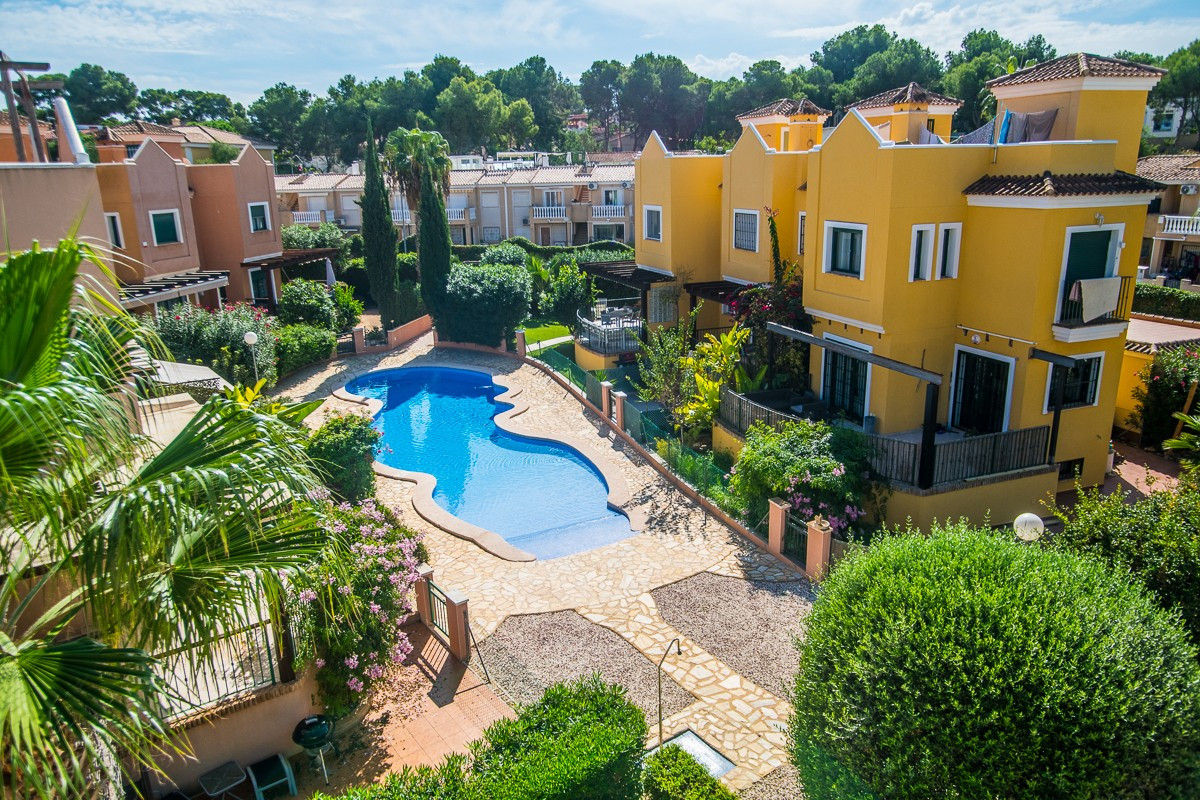 Huis te koop in Torrevieja | 4 slaapkamers H5513392
