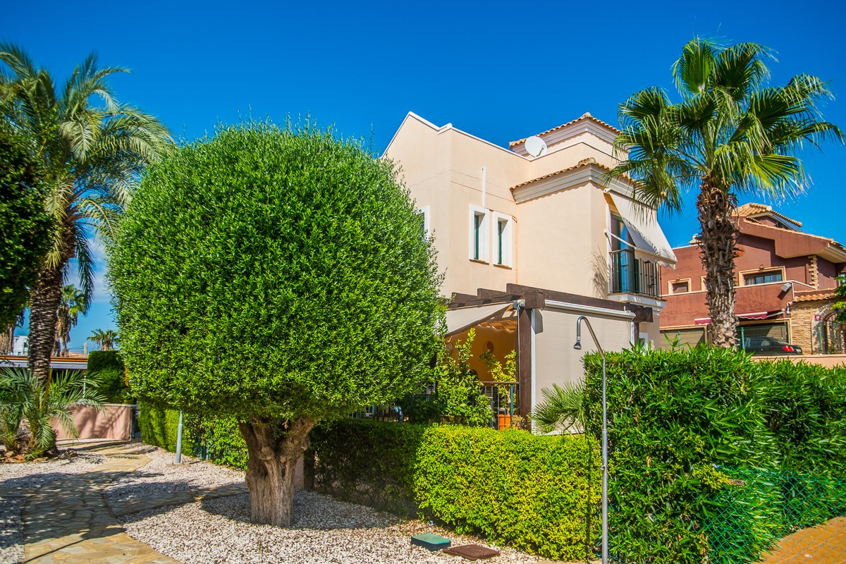 Huis te koop in Torrevieja | 4 slaapkamers H5513392