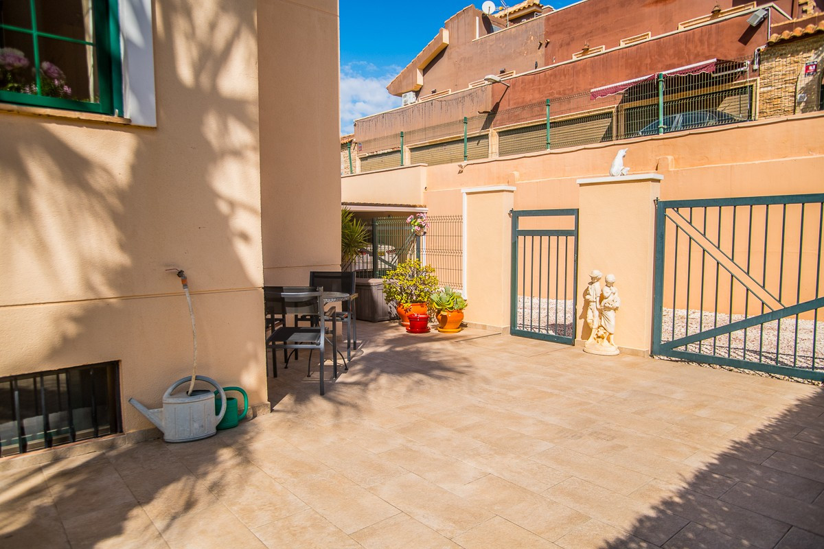 Huis te koop in Torrevieja | 4 slaapkamers H5513392