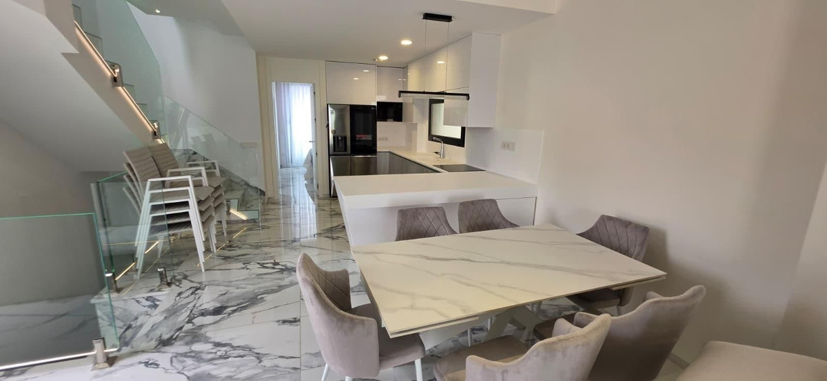 Huis te koop in Torrevieja | 5 slaapkamers H5515936