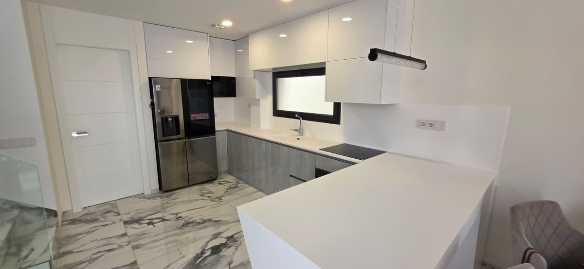 Huis te koop in Torrevieja | 5 slaapkamers H5515936