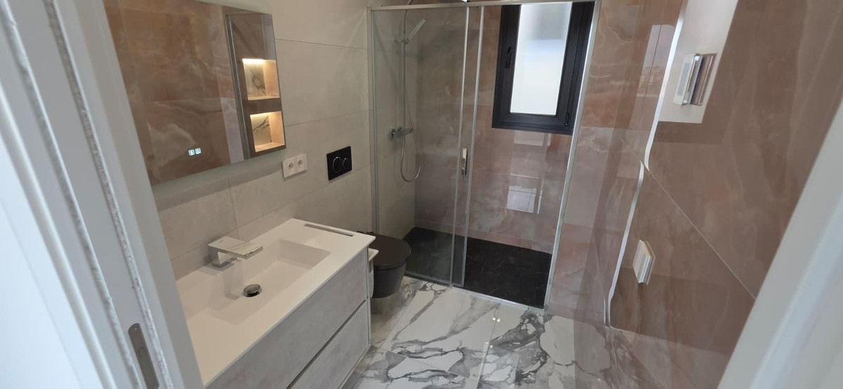 Huis te koop in Torrevieja | 5 slaapkamers H5515936