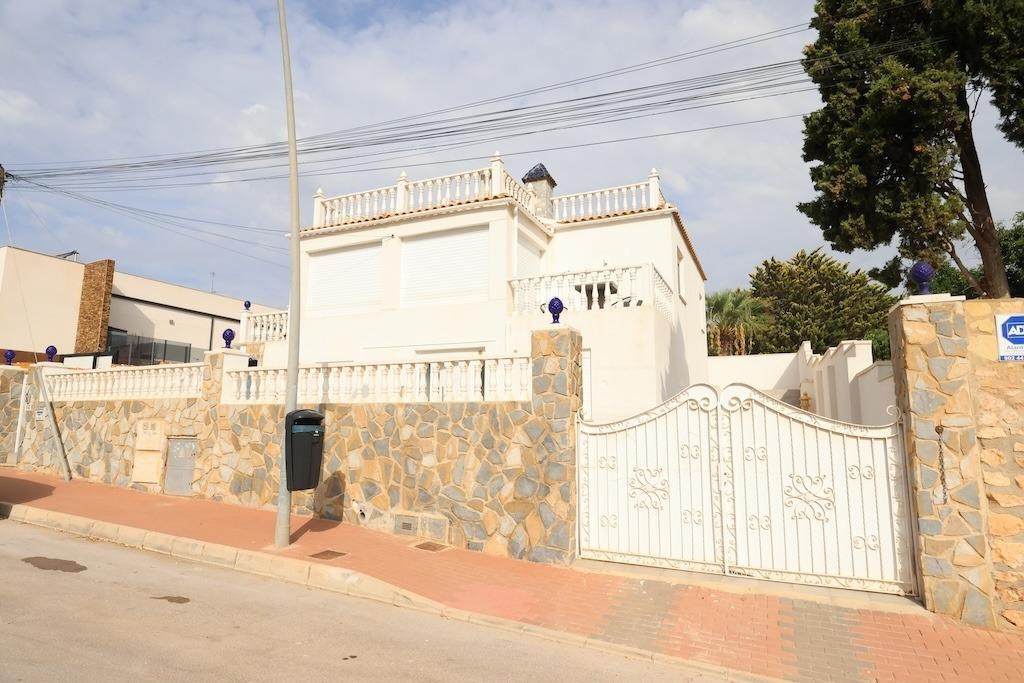 Huis te koop in Torrevieja | 5 slaapkamers H5516350