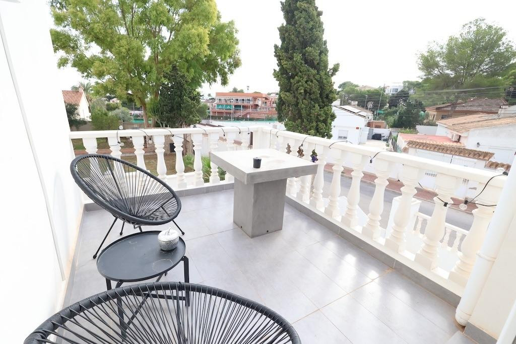 Huis te koop in Torrevieja | 5 slaapkamers H5516350